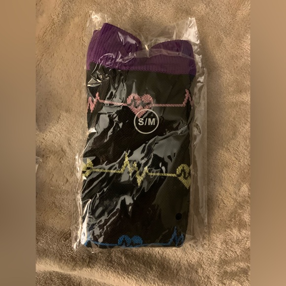 NWT Colorful Heart Patterned Compression socks - Picture 6 of 6